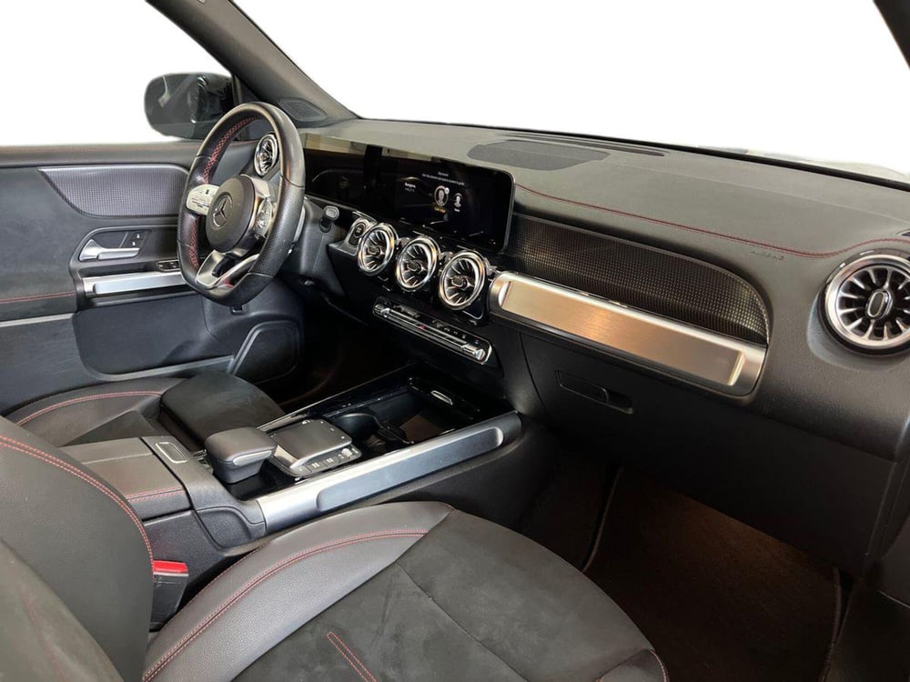 Mercedes-Benz EQB usata a Bari (9)