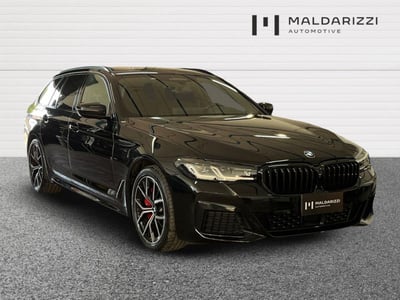 BMW Serie 5 Touring 520d 48V xDrive  Msport del 2023 usata a Bari