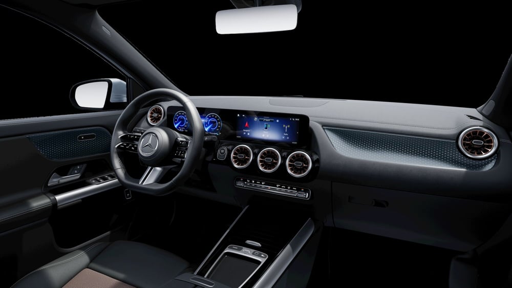 Mercedes-Benz EQA nuova a Milano (5)