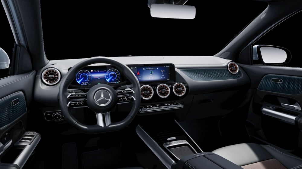 Mercedes-Benz EQA nuova a Milano (8)