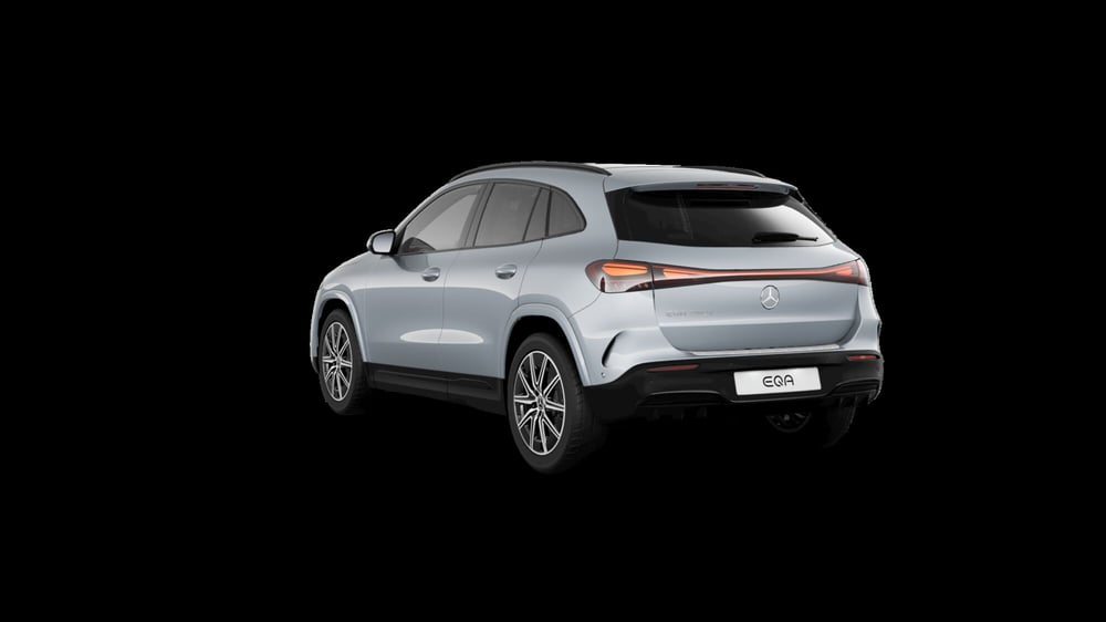 Mercedes-Benz EQA nuova a Milano (3)