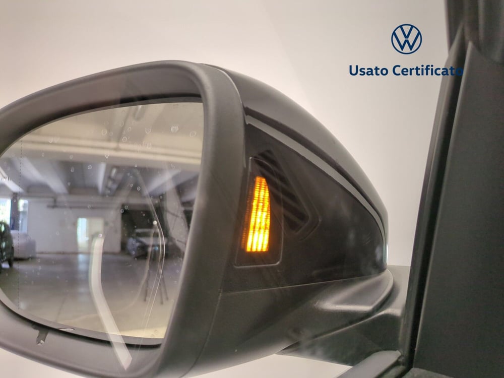 Volkswagen T-Roc usata a Avellino (17)