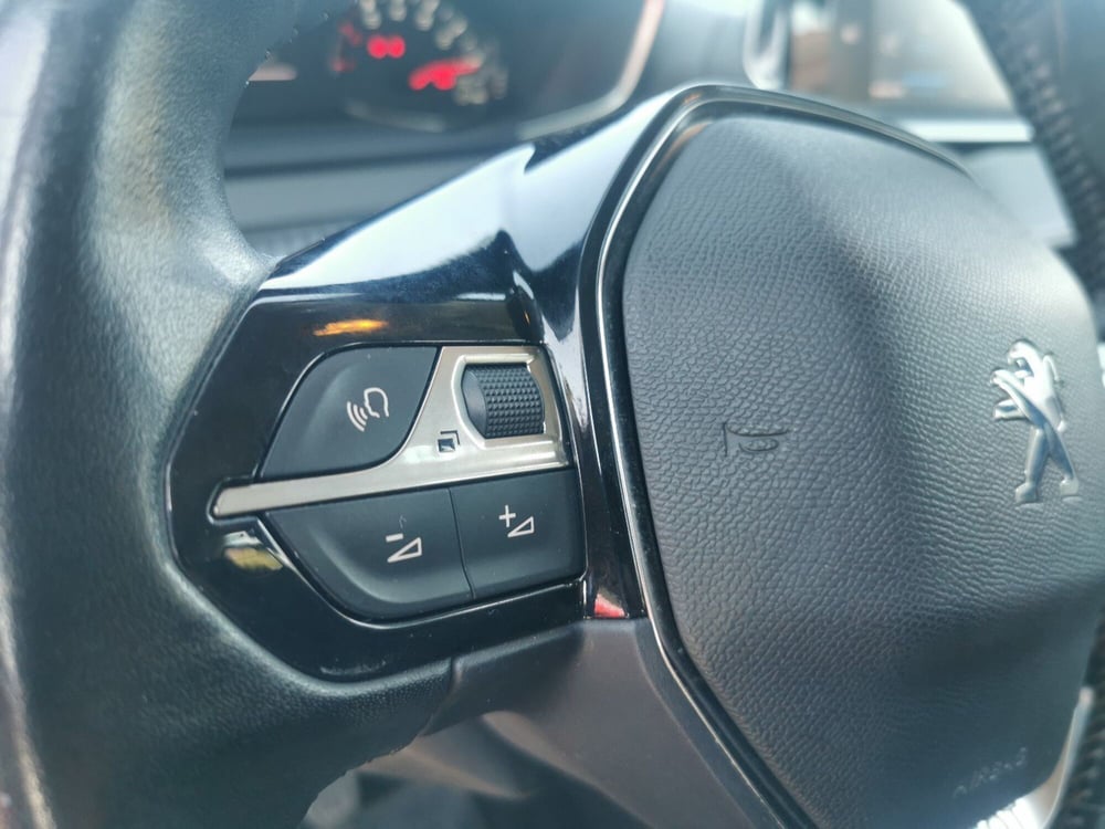 Peugeot 208 usata a Brindisi (13)