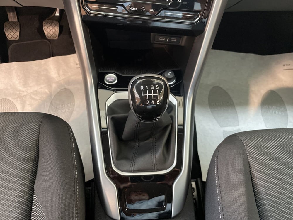 Volkswagen T-Roc nuova a Varese (16)