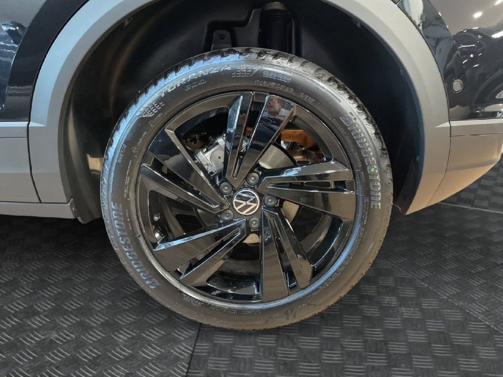 Volkswagen T-Roc nuova a Varese (6)