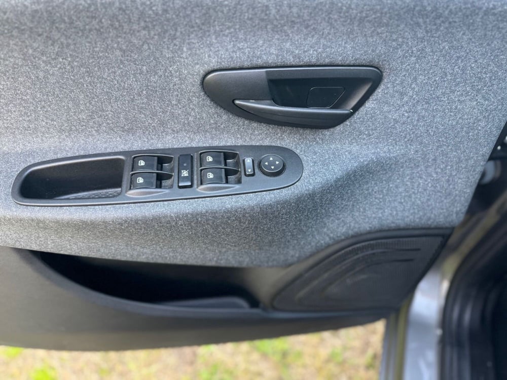 Lancia Ypsilon usata a Salerno (12)