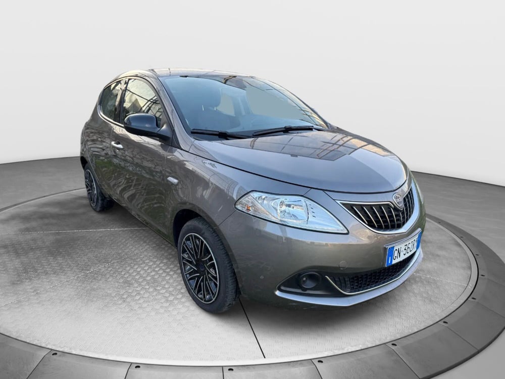 Lancia Ypsilon usata a Salerno (2)