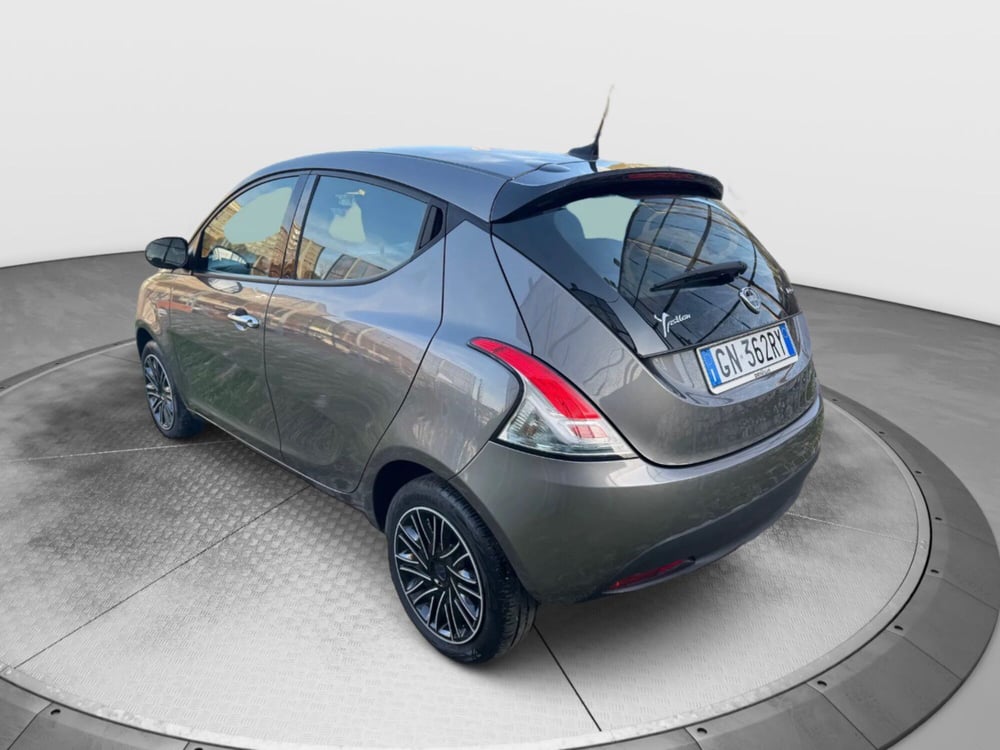 Lancia Ypsilon usata a Salerno (4)