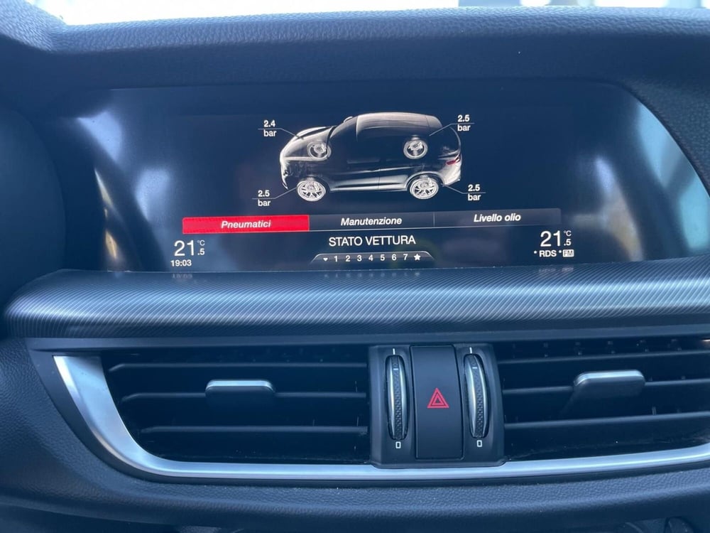 Alfa Romeo Stelvio usata a Ancona (15)