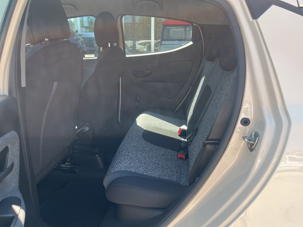 Lancia Ypsilon usata a L'Aquila (13)