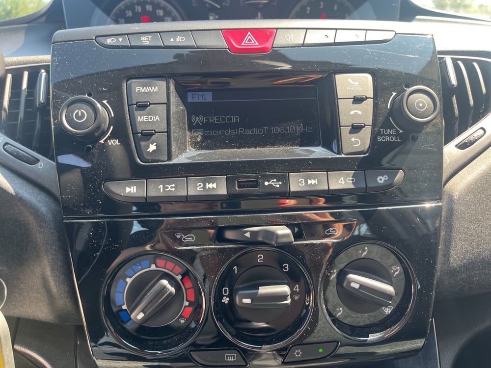 Lancia Ypsilon usata a L'Aquila (18)