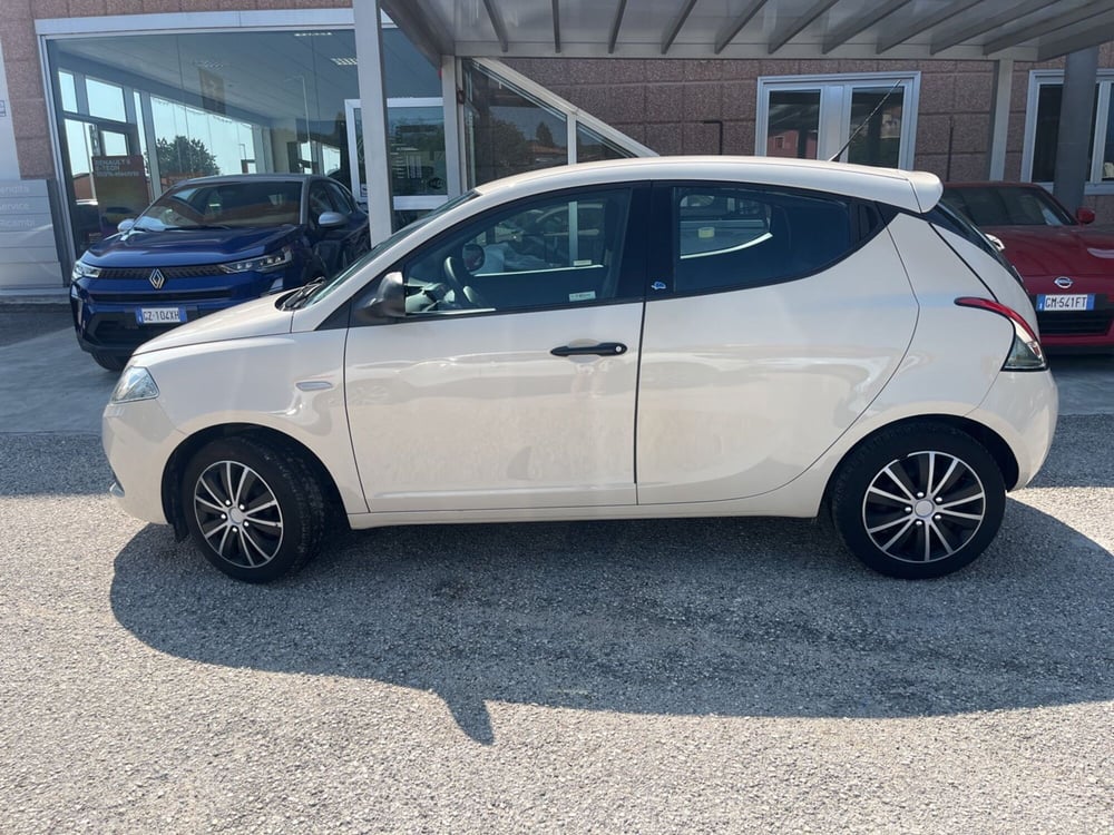 Lancia Ypsilon usata a L'Aquila (4)