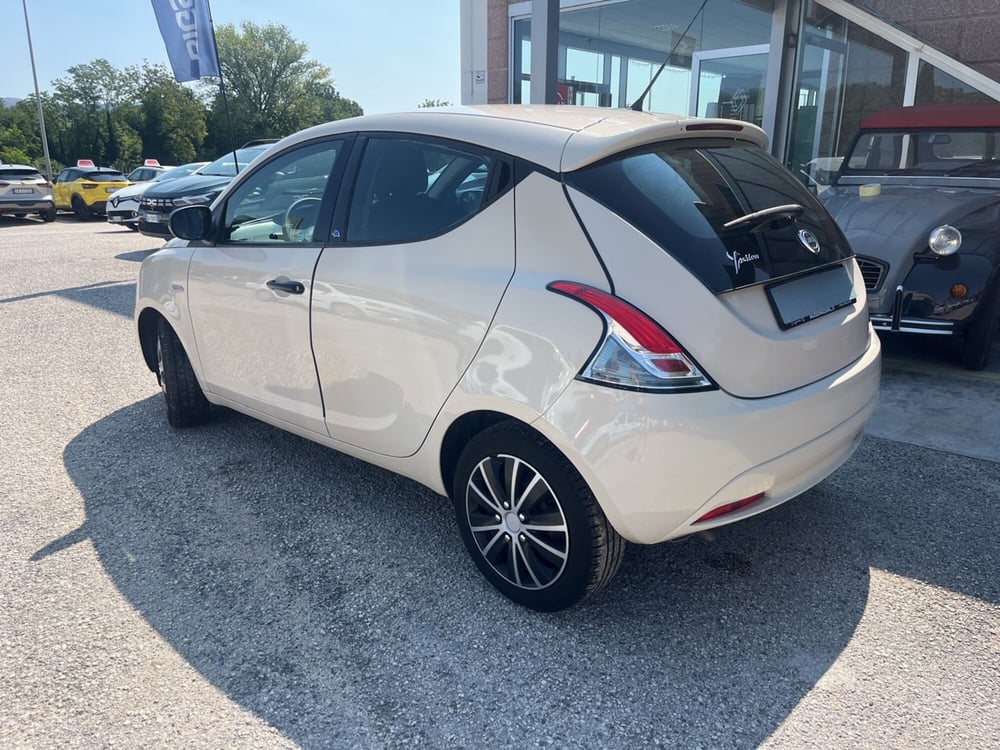 Lancia Ypsilon usata a L'Aquila (5)