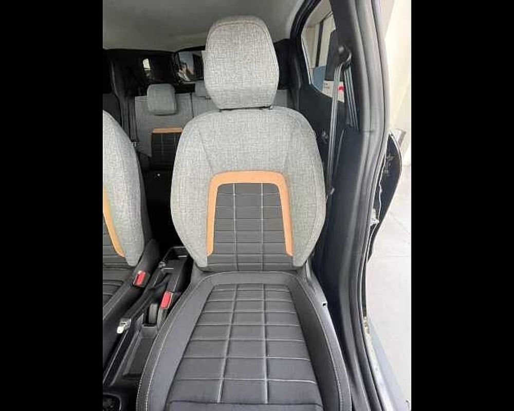 Citroen C3 Aircross nuova a Milano (14)