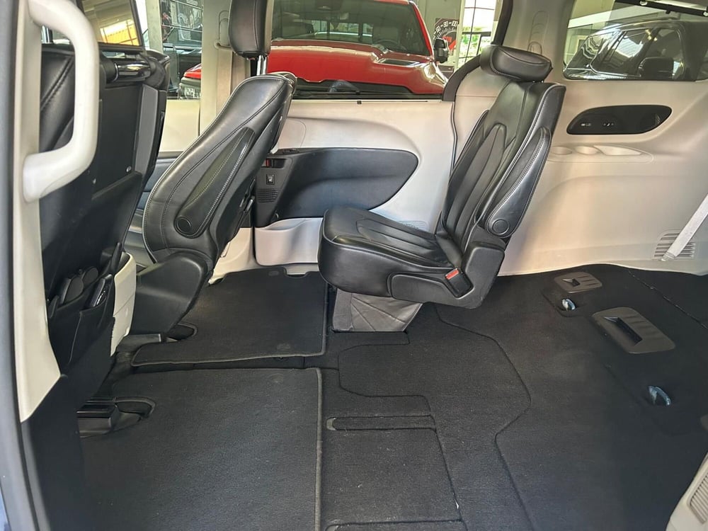 Chrysler Pacifica usata a Monza e Brianza (14)