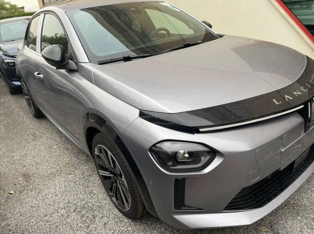 Lancia Ypsilon nuova a Latina