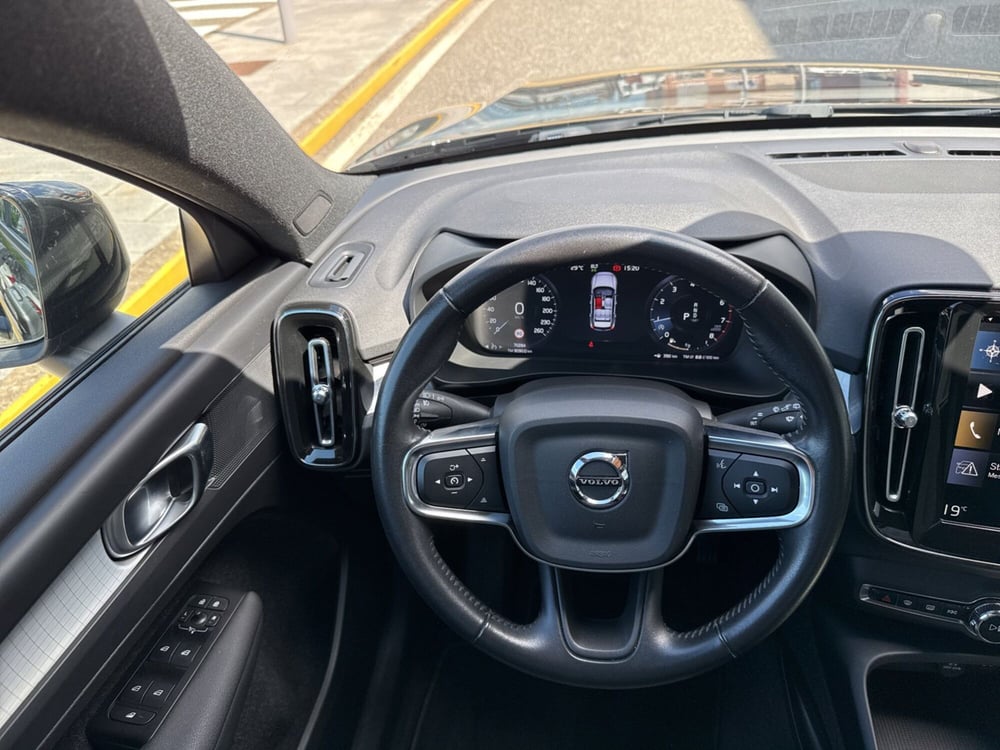 Volvo XC40 usata a Reggio Calabria (12)