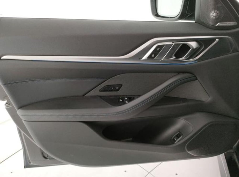 BMW i4 usata a Modena (13)