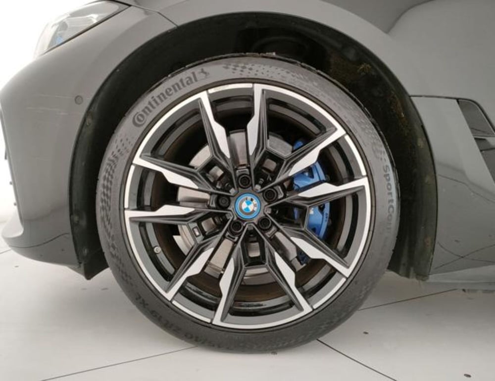 BMW i4 usata a Modena (8)