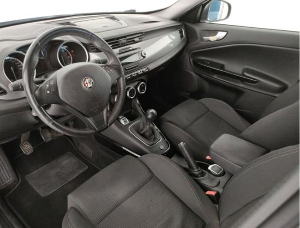 Alfa Romeo Giulietta usata a Modena (10)