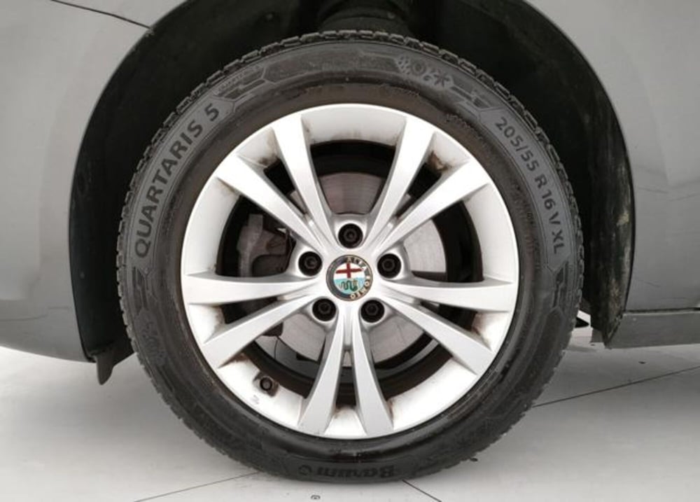 Alfa Romeo Giulietta usata a Modena (8)