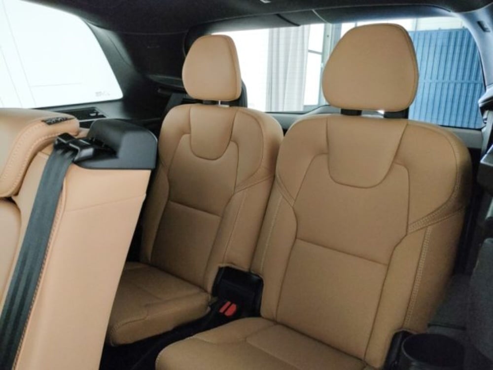 Volvo XC90 nuova a Modena (14)