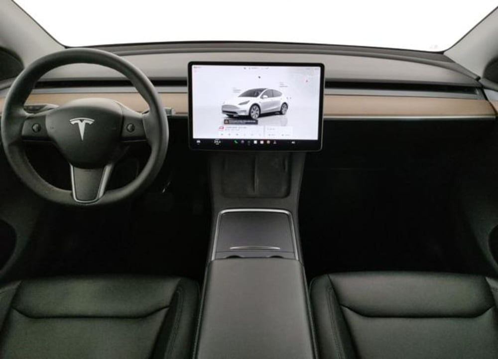Tesla Model Y usata a Modena (14)