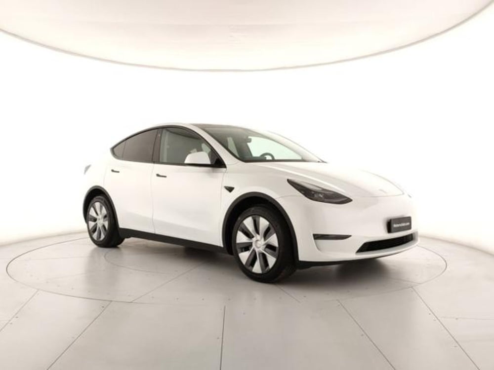 Tesla Model Y usata a Modena (6)