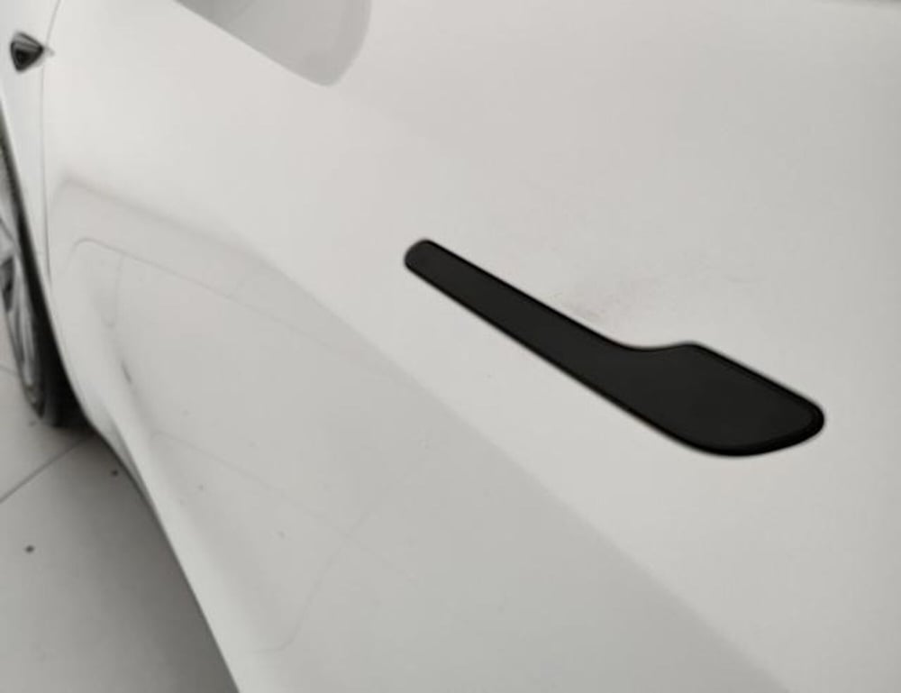 Tesla Model Y usata a Modena (9)
