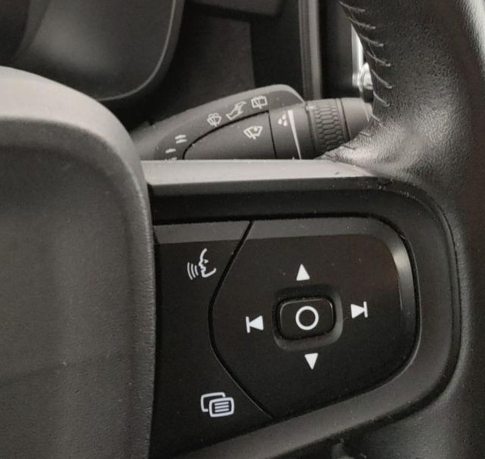Volvo XC40 usata a Modena (18)