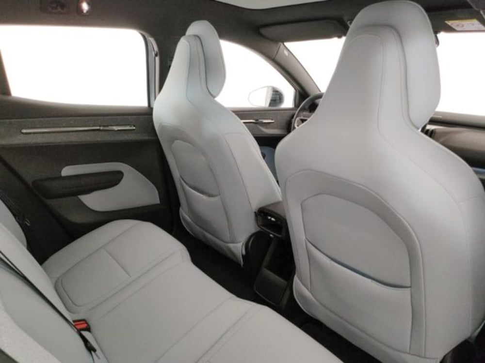 Volvo EX30 usata a Modena (12)
