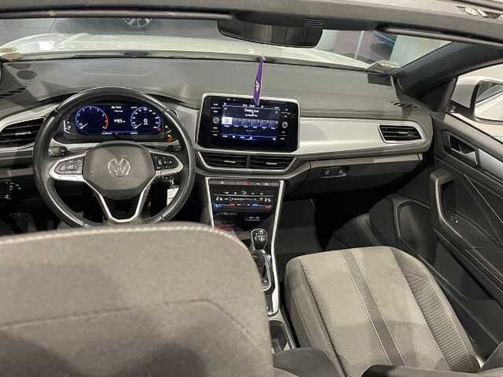 Volkswagen T-Roc Cabrio usata a Genova (9)
