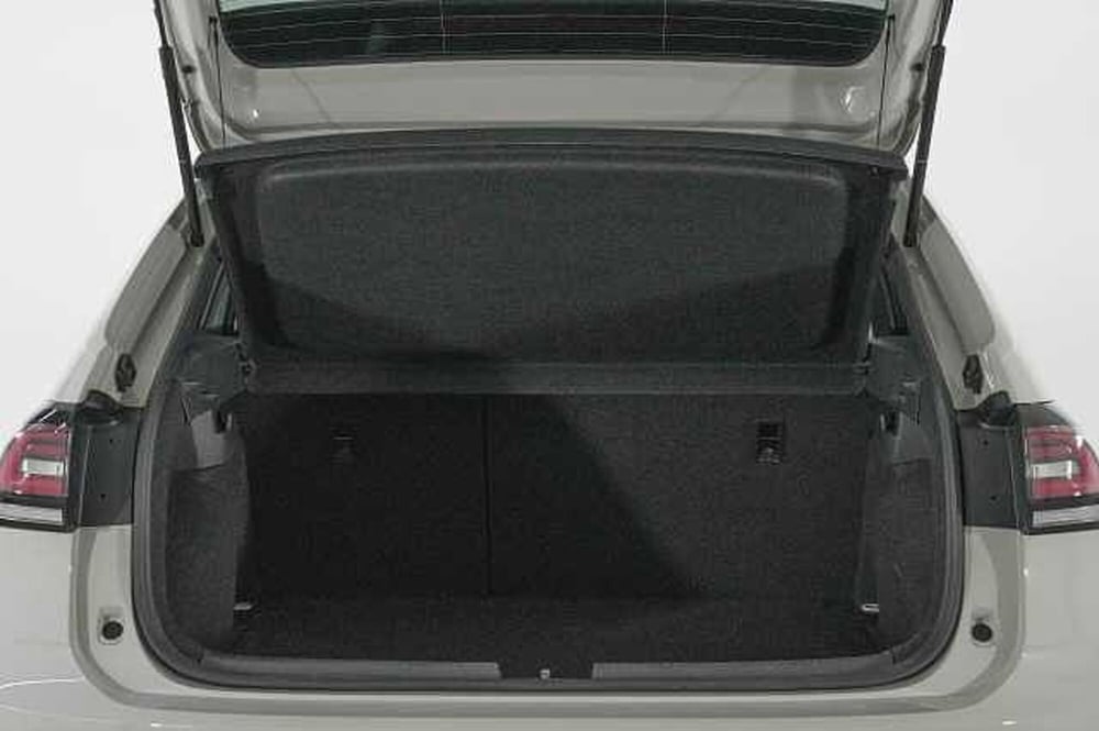 Volkswagen Taigo usata a Como (10)