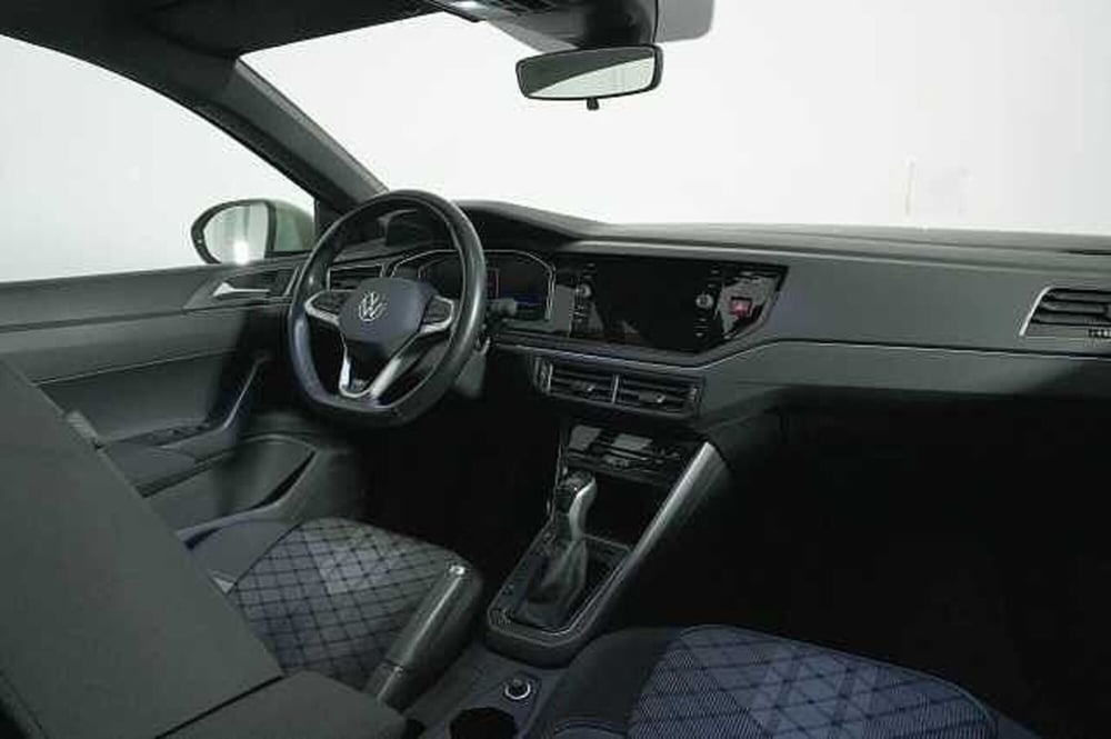 Volkswagen Taigo usata a Como (13)