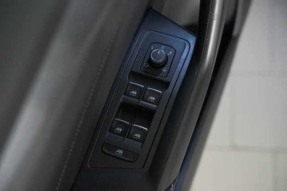Volkswagen T-Roc usata a Como (12)