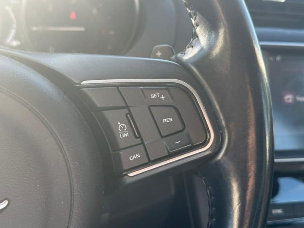 Jaguar F-Pace usata a Modena (5)
