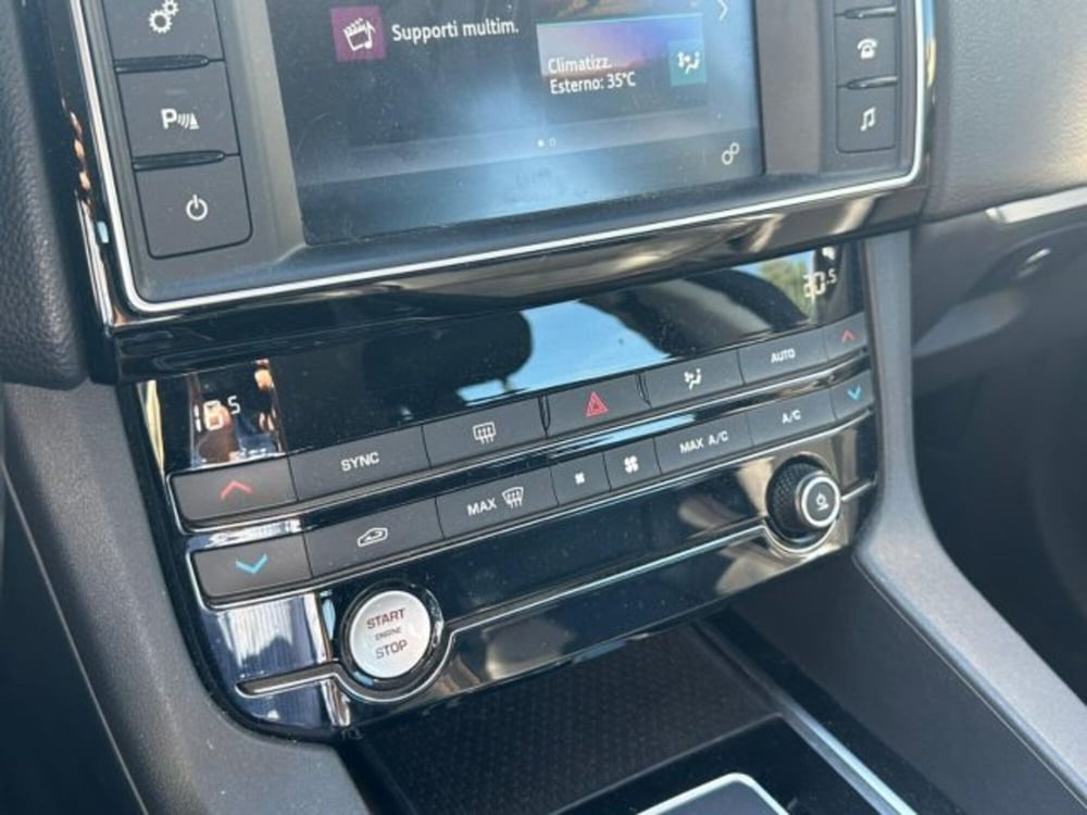 Jaguar F-Pace usata a Modena (7)