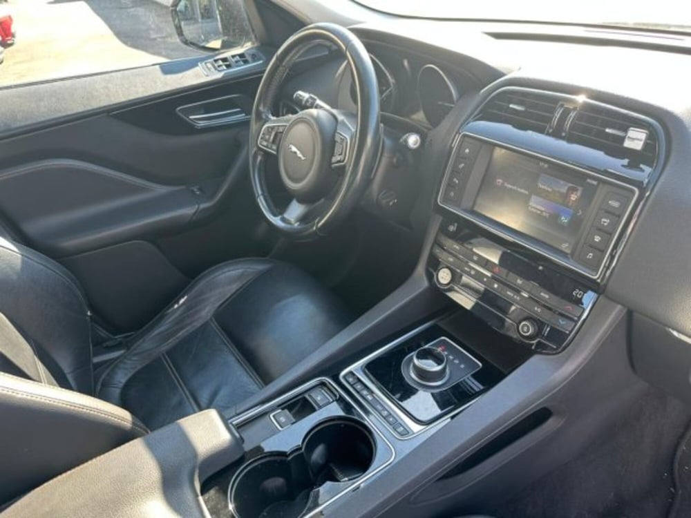 Jaguar F-Pace usata a Modena (8)