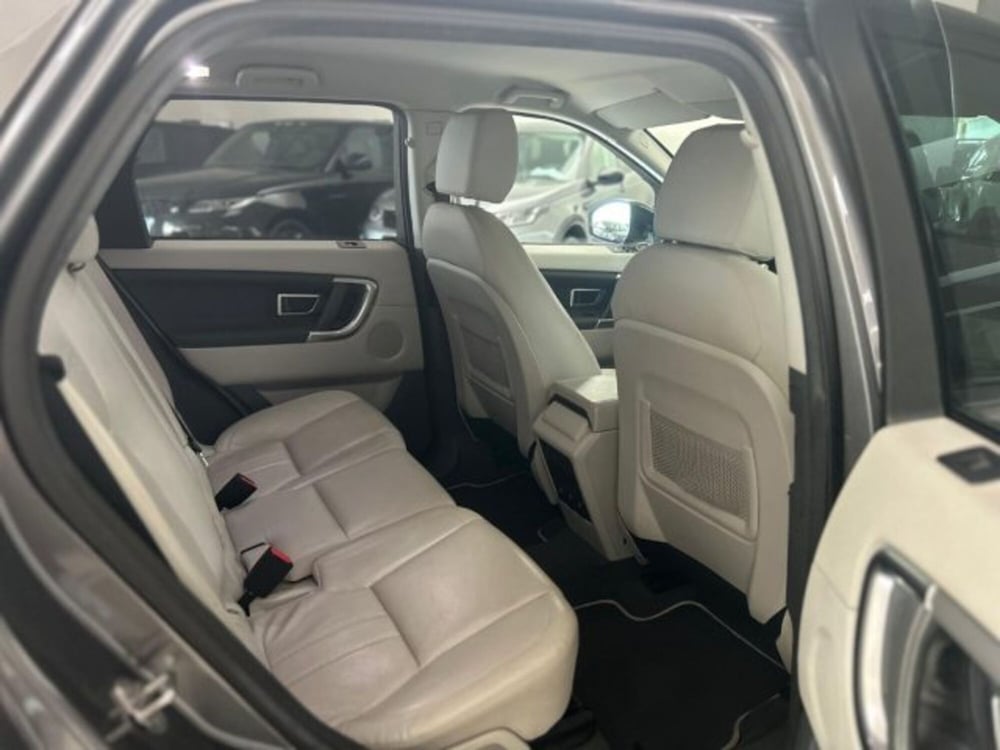 Land Rover Discovery Sport usata a Modena (7)