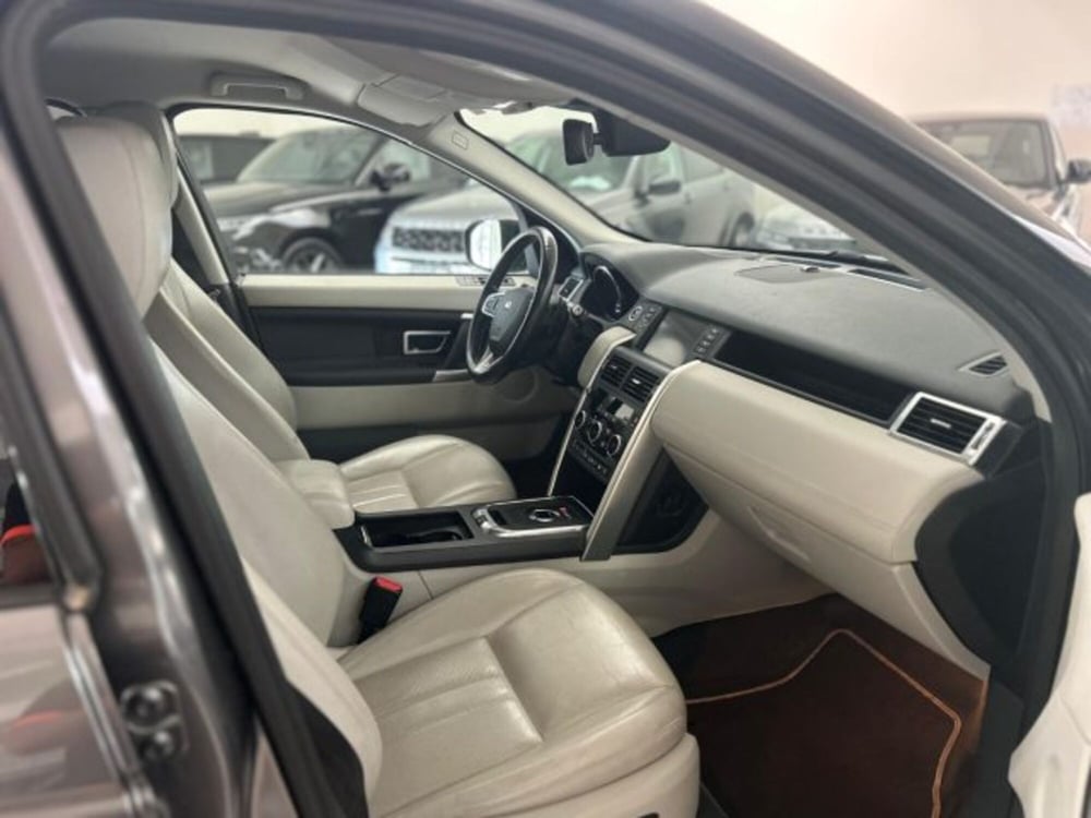 Land Rover Discovery Sport usata a Modena (8)