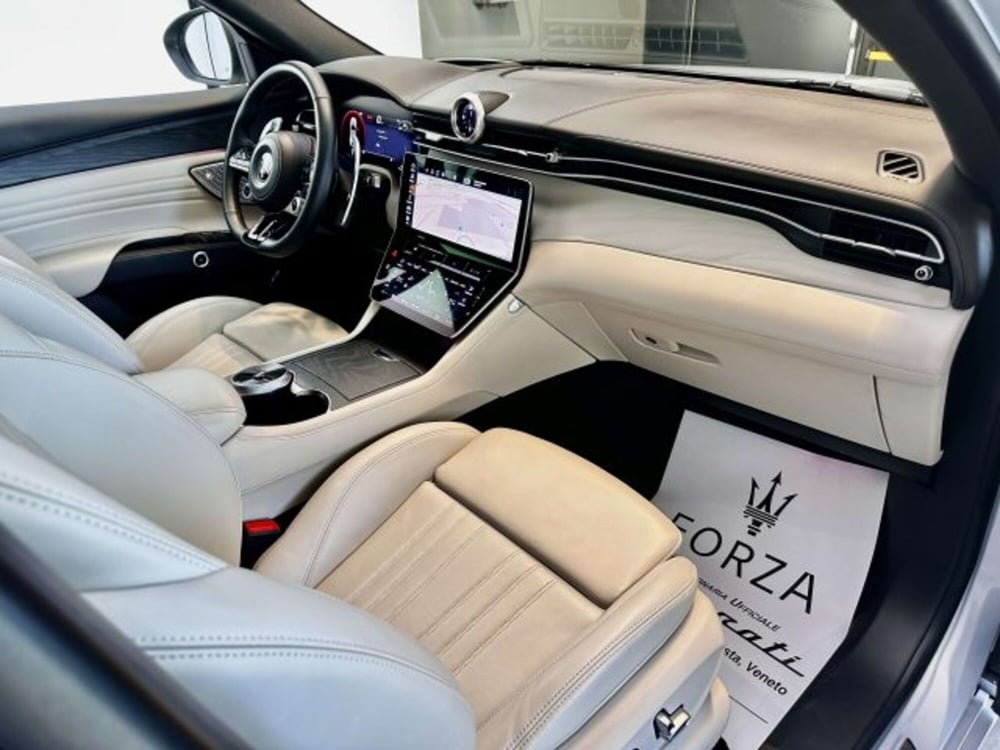 Maserati Grecale usata a Torino (12)