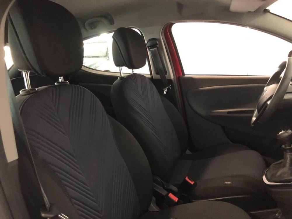 Lancia Ypsilon usata a Torino (13)