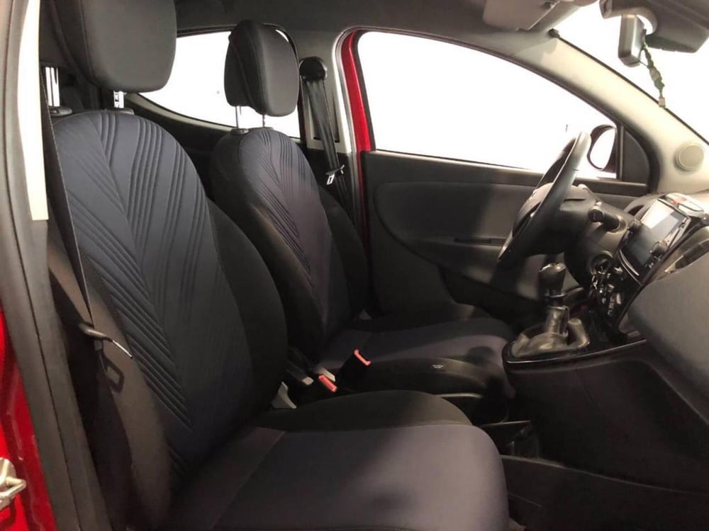 Lancia Ypsilon usata a Torino (14)