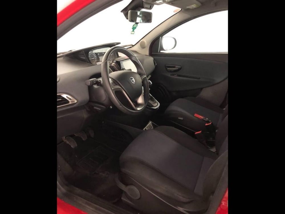 Lancia Ypsilon usata a Torino (7)