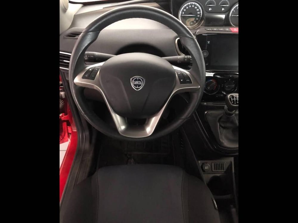 Lancia Ypsilon usata a Torino (8)