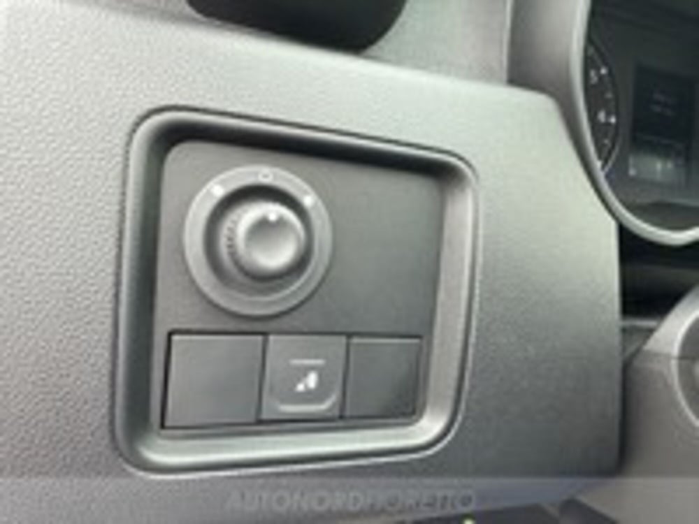 Dacia Duster usata a Udine (11)