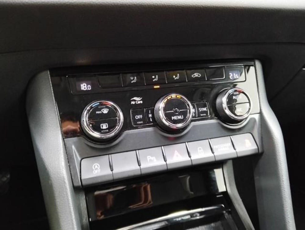 Skoda Karoq usata a Como (17)