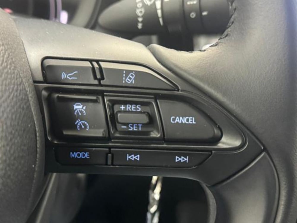 Toyota Aygo X usata a Como (11)