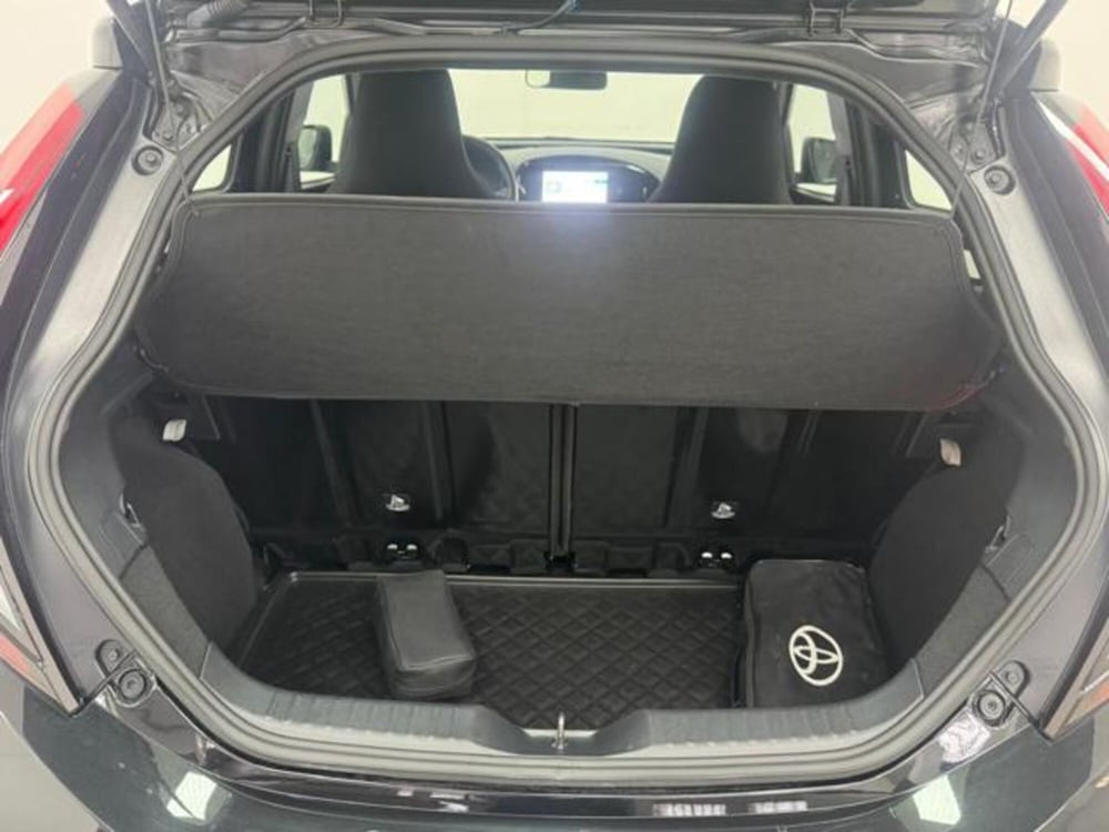 Toyota Aygo X usata a Como (19)