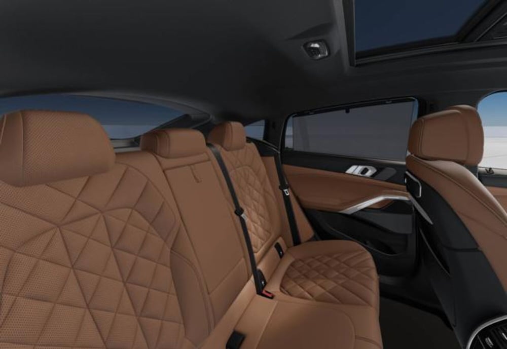 BMW X6 nuova a Modena (13)